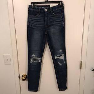 American Eagle NWT Distressed Jeggings